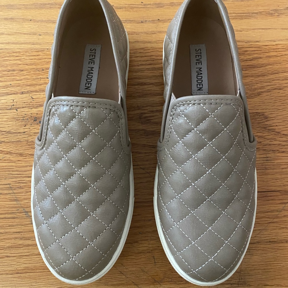 Steve Madden Gray Quilted Slip Ons 8M
